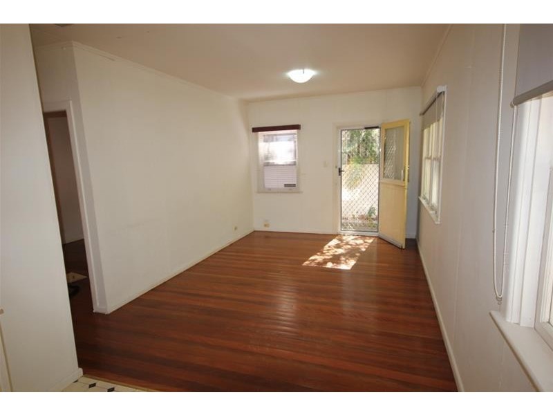 47 Rankin Parade, Main Beach QLD 4217