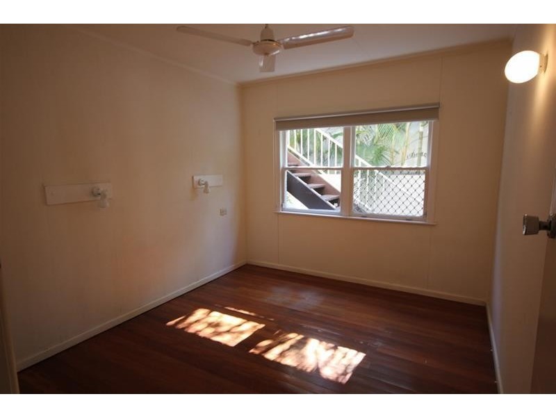 47 Rankin Parade, Main Beach QLD 4217