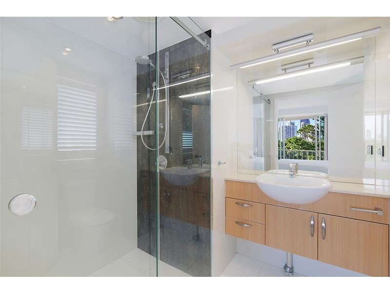 ‘Cable Beach’ 1 Cable Street, Main Beach QLD 4217