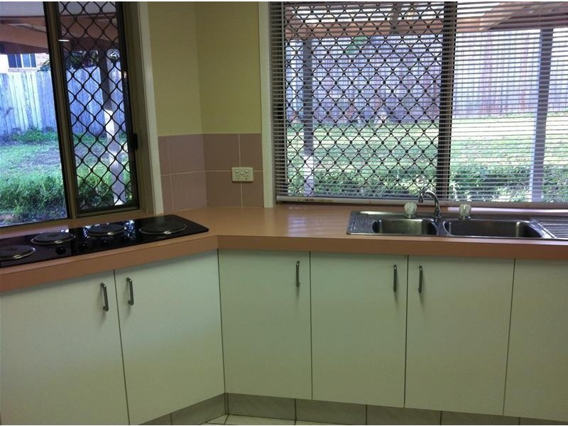 305 Central Street, Arundel QLD 4214