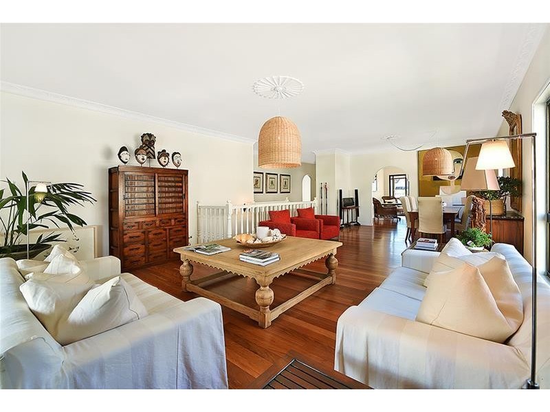 47 Woodroffe Avenue, Main Beach QLD 4217