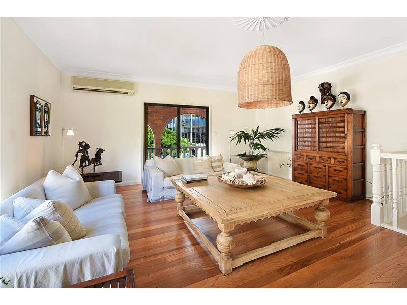 47 Woodroffe Avenue, Main Beach QLD 4217