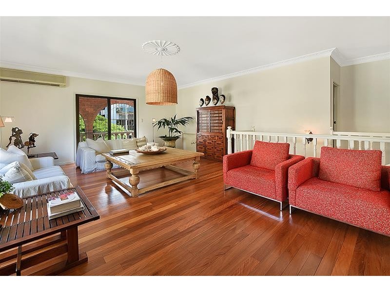 47 Woodroffe Avenue, Main Beach QLD 4217