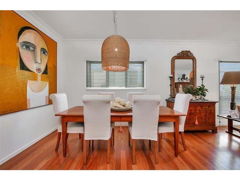 47 Woodroffe Avenue, Main Beach QLD 4217