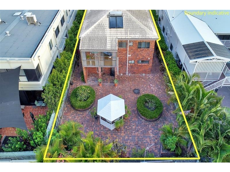 47 Woodroffe Avenue, Main Beach QLD 4217