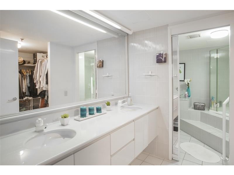 3 Tedder Avenue ‘MALIBU’, Main Beach QLD 4217