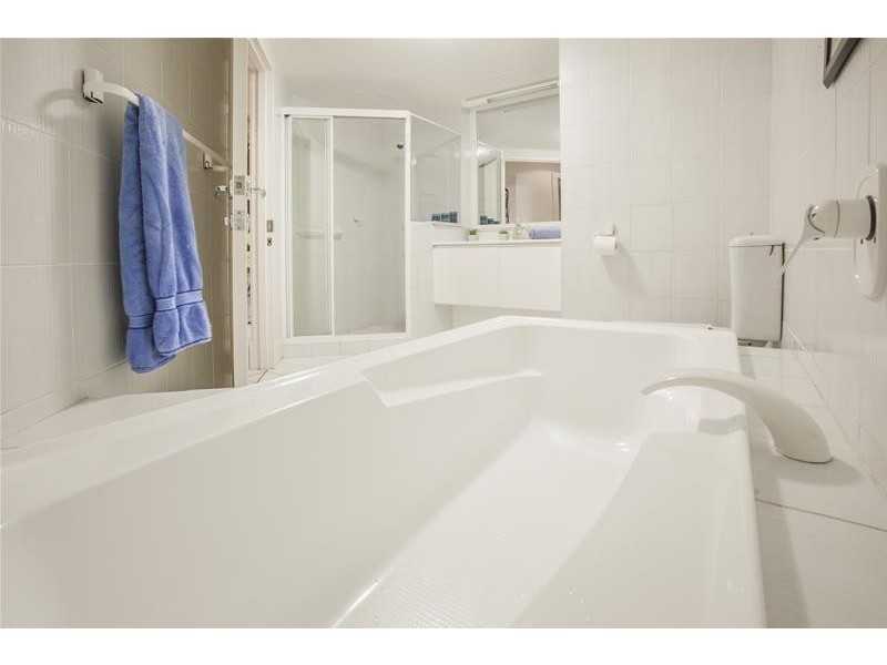 3 Tedder Avenue ‘MALIBU’, Main Beach QLD 4217