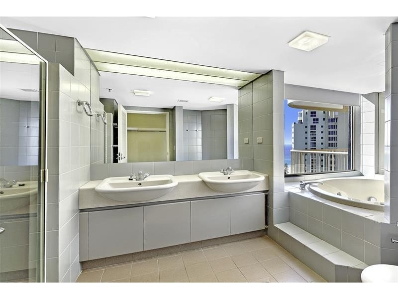 ‘PARK LANE’ 1 Peak Avenue, Main Beach QLD 4217