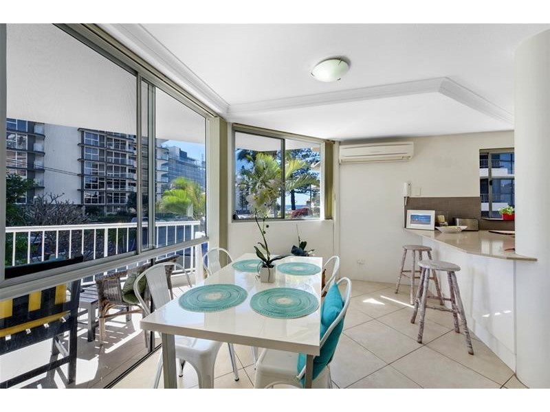 ‘THE DECKS’ 6 Breaker Street, Main Beach QLD 4217