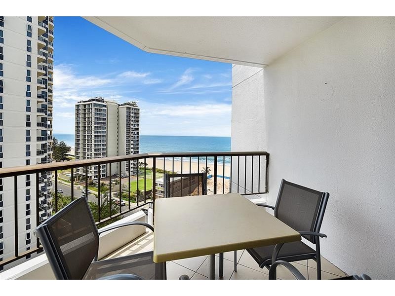 ‘CARRINGTON COURT’ Main Beach Parade, Main Beach QLD 4217