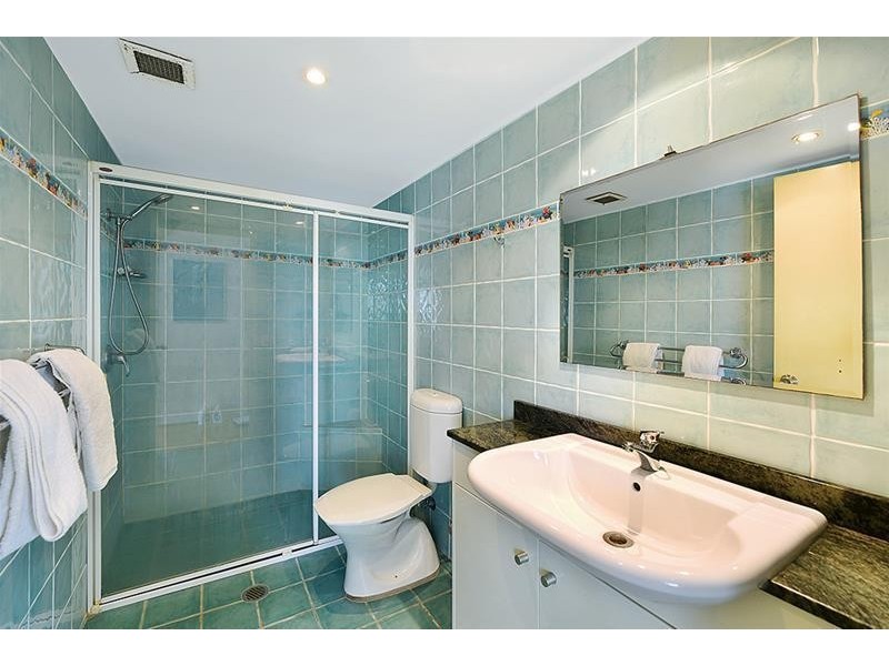 ‘CARRINGTON COURT’ Main Beach Parade, Main Beach QLD 4217