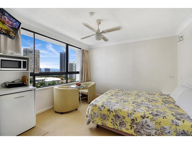 ‘CARRINGTON COURT’ Main Beach Parade, Main Beach QLD 4217