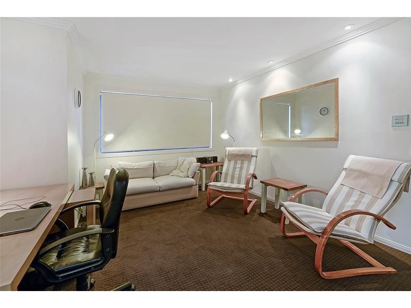 ‘VILLA’ 45 Woodroffe Avenue, Main Beach QLD 4217