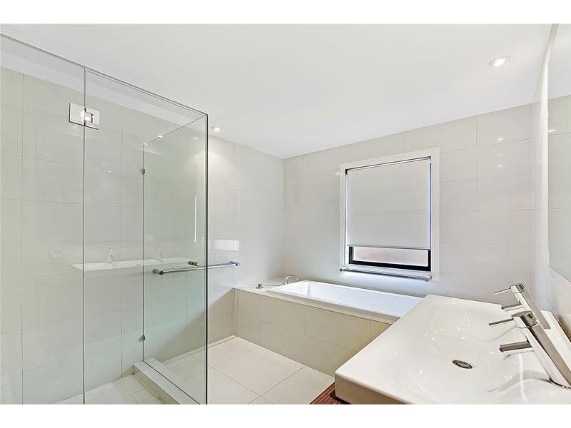 ‘VILLA’ 45 Woodroffe Avenue, Main Beach QLD 4217