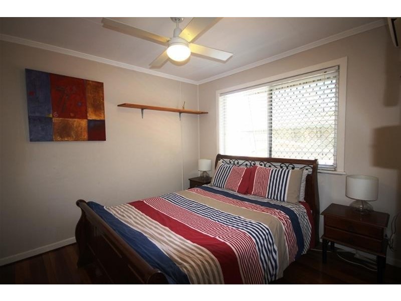 ‘Penola Court’ 15 Cronin Avenue, Main Beach QLD 4217