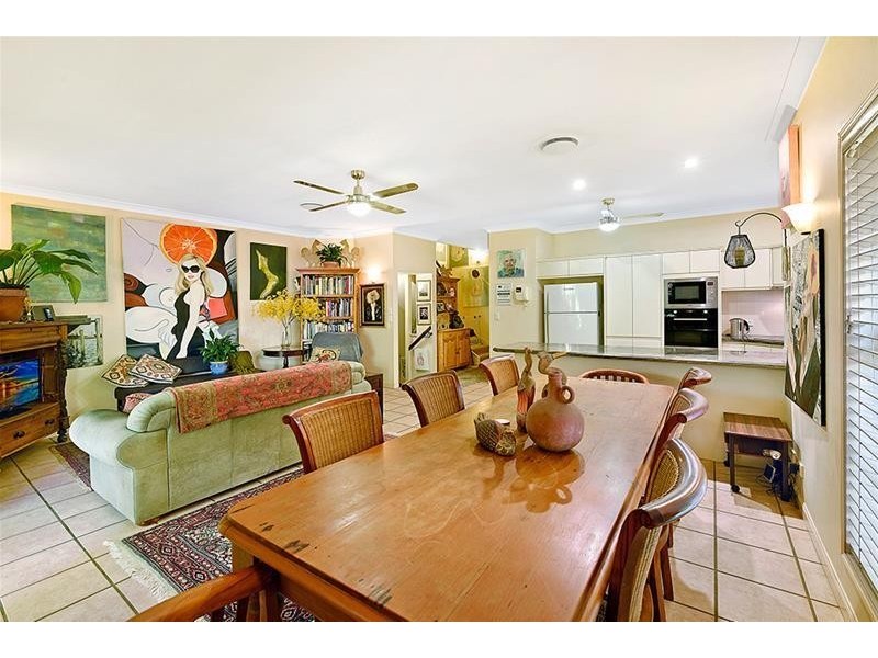 2/41 Winchester Street, Southport QLD 4215