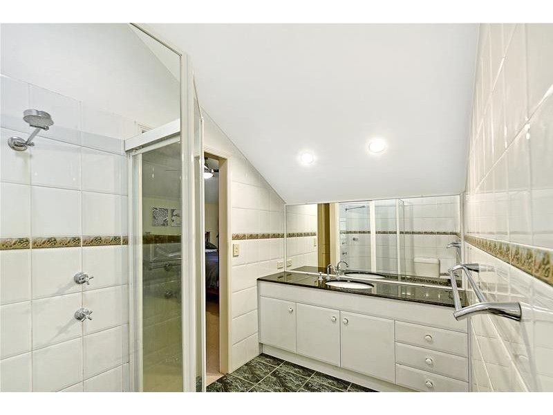 2/41 Winchester Street, Southport QLD 4215