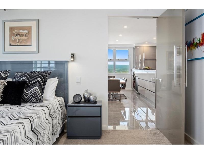 ‘GRAND MARINER’ 12 Commodore Drive, Paradise Waters QLD 4217