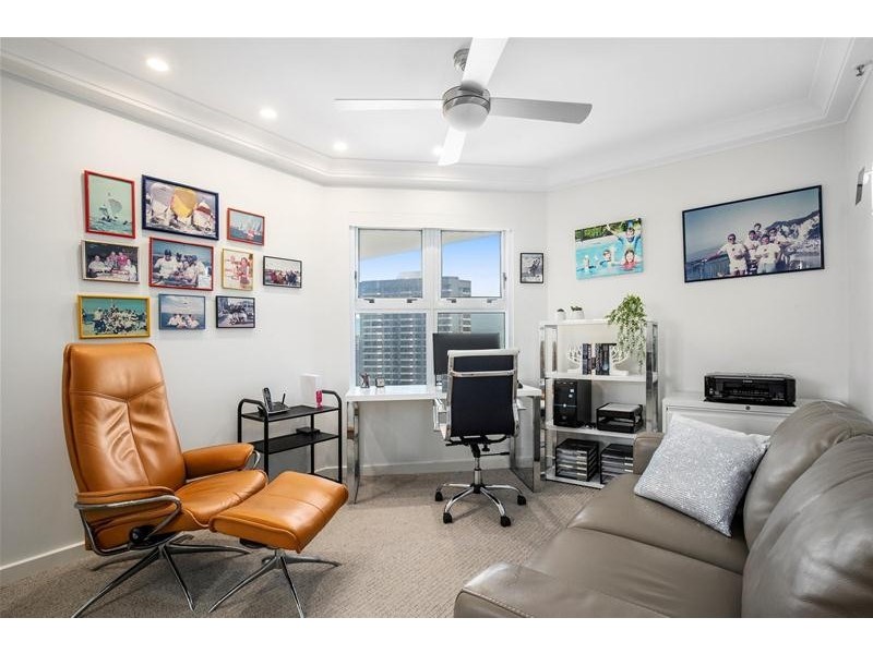 ‘GRAND MARINER’ 12 Commodore Drive, Paradise Waters QLD 4217