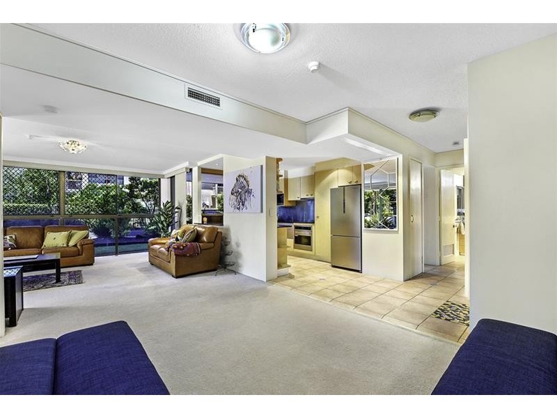 ‘ROYAL SURFRIDER’ Main Beach Parade, Main Beach QLD 4217