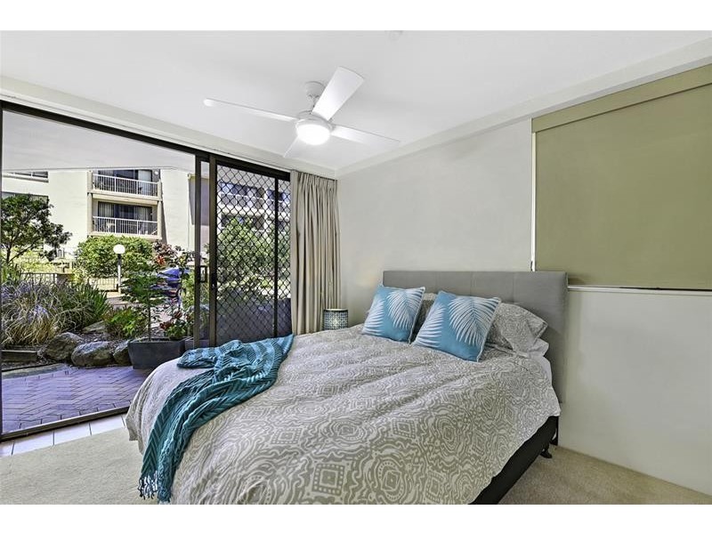 ‘ROYAL SURFRIDER’ Main Beach Parade, Main Beach QLD 4217