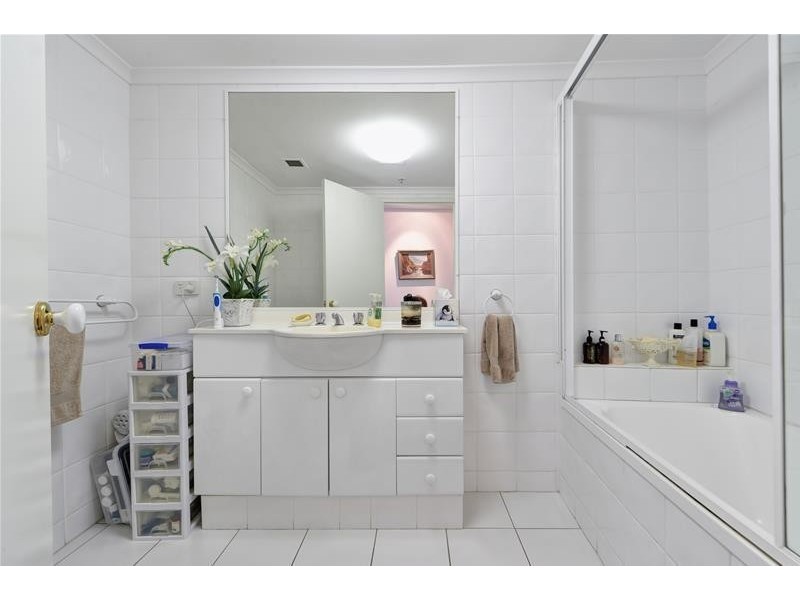 ‘THE MERITON’ 29 Woodroffe  Avenue, Main Beach QLD 4217