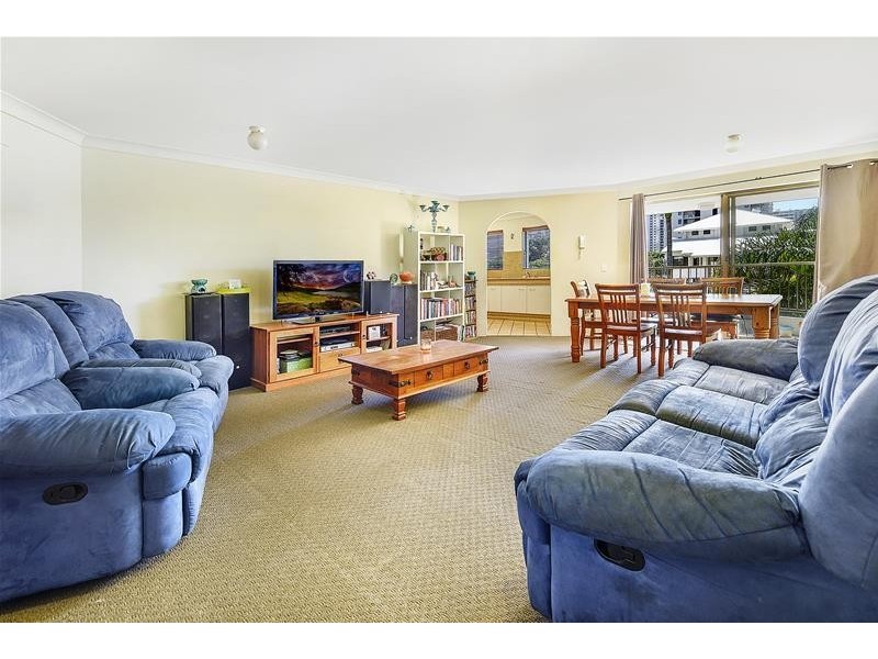 ‘SCALINADA’  22  Woodroffe Avenue, Main Beach QLD 4217