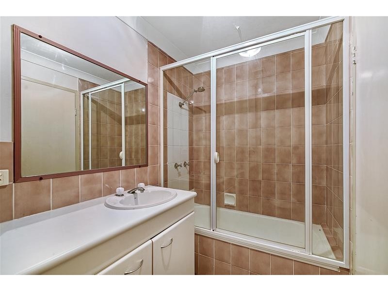 ‘SCALINADA’  22  Woodroffe Avenue, Main Beach QLD 4217