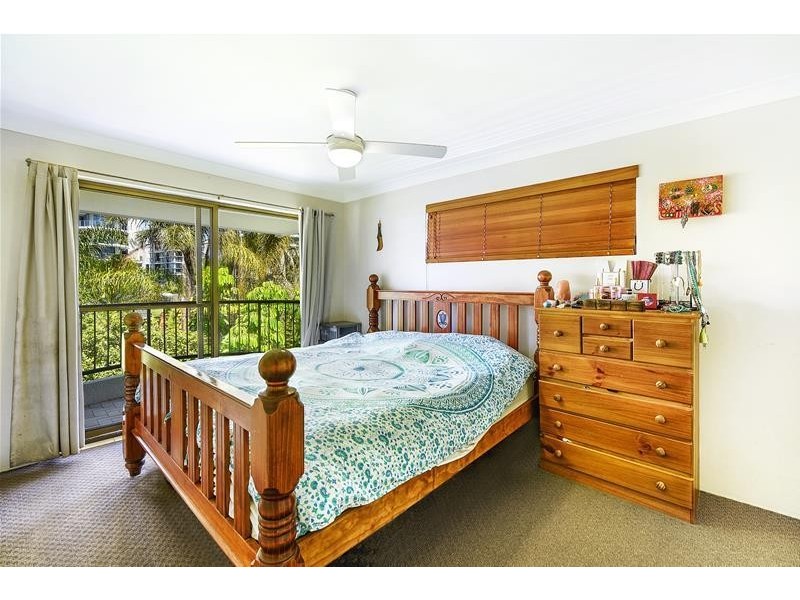 ‘SCALINADA’  22  Woodroffe Avenue, Main Beach QLD 4217