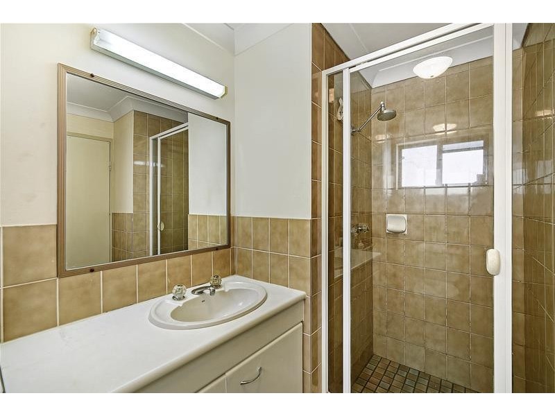 ‘SCALINADA’  22  Woodroffe Avenue, Main Beach QLD 4217