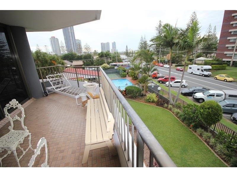 ‘Royal Surfrider’ 36 Main Beach Parade, Main Beach QLD 4217