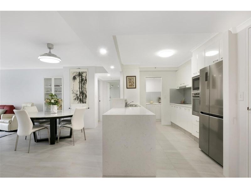 ‘OSCAR ON MAIN’ 1 Hughes Avenue, Main Beach QLD 4217