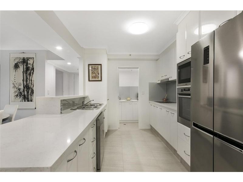 ‘OSCAR ON MAIN’ 1 Hughes Avenue, Main Beach QLD 4217