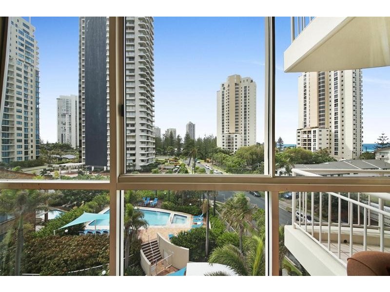 ‘MALDIVES’ 46 Pacific Street, Main Beach QLD 4217