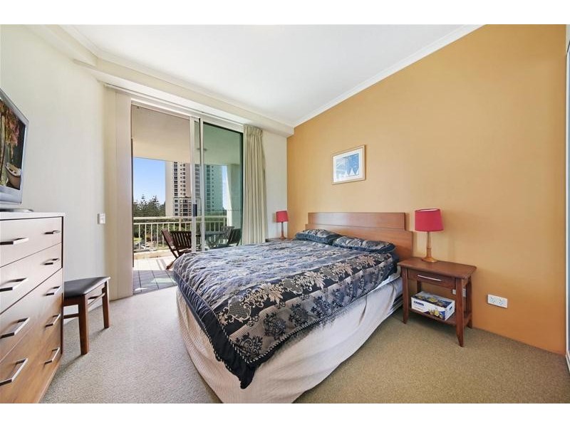 ‘MALDIVES’ 46 Pacific Street, Main Beach QLD 4217