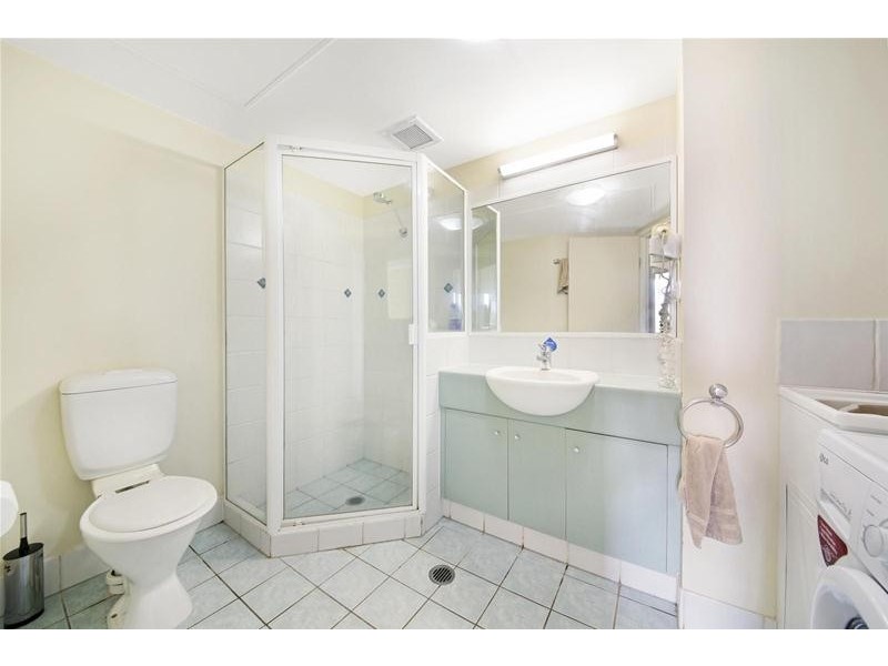 ‘MALDIVES’ 46 Pacific Street, Main Beach QLD 4217