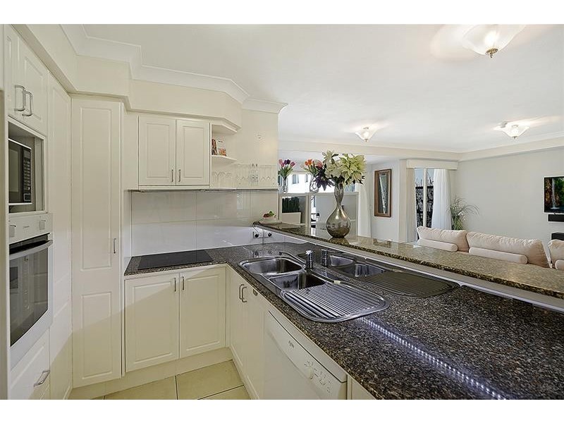 ‘SEYCHELLES’ 5 Cronin Avenue, Main Beach QLD 4217