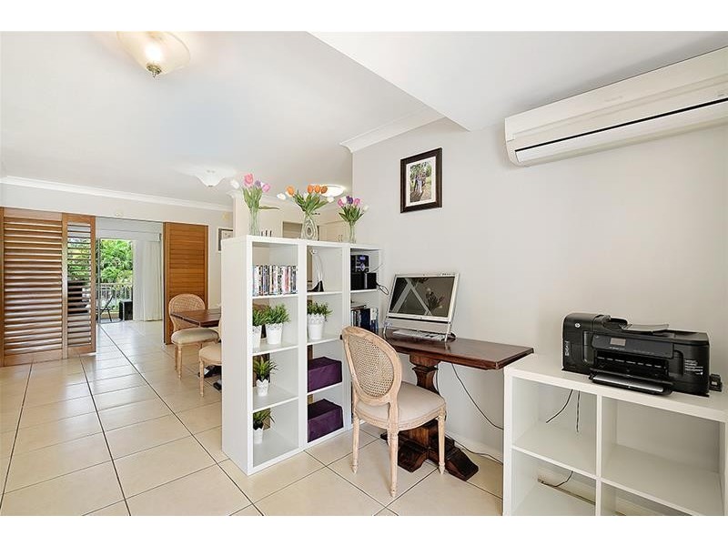 ‘SEYCHELLES’ 5 Cronin Avenue, Main Beach QLD 4217