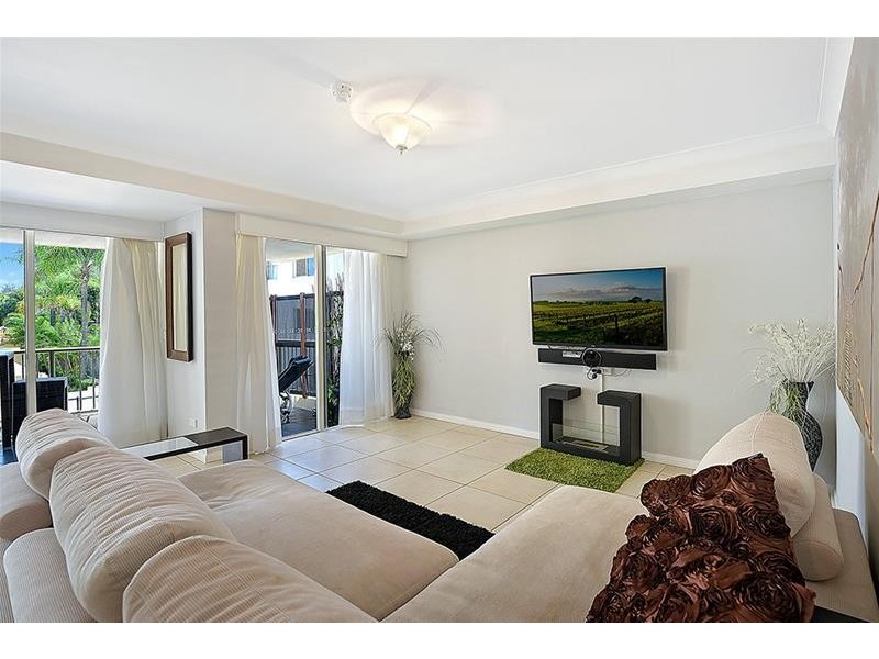 ‘SEYCHELLES’ 5 Cronin Avenue, Main Beach QLD 4217