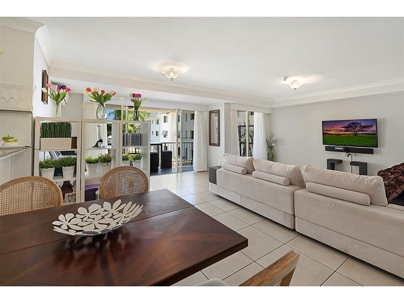 ‘SEYCHELLES’ 5 Cronin Avenue, Main Beach QLD 4217