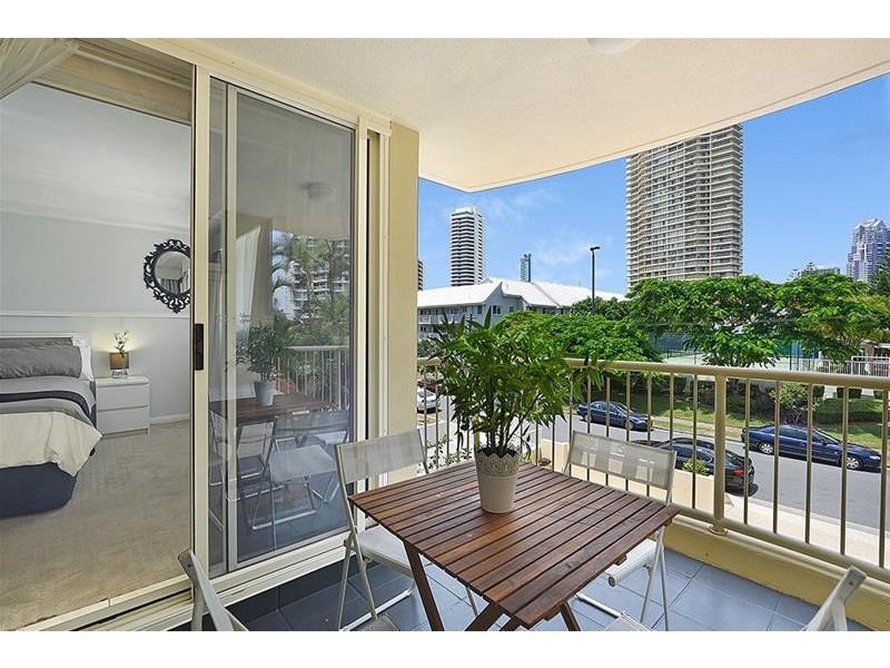 ‘SEYCHELLES’ 5 Cronin Avenue, Main Beach QLD 4217