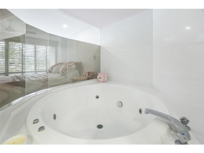 ‘PARK LANE’ 1 Peak Avenue, Main Beach QLD 4217