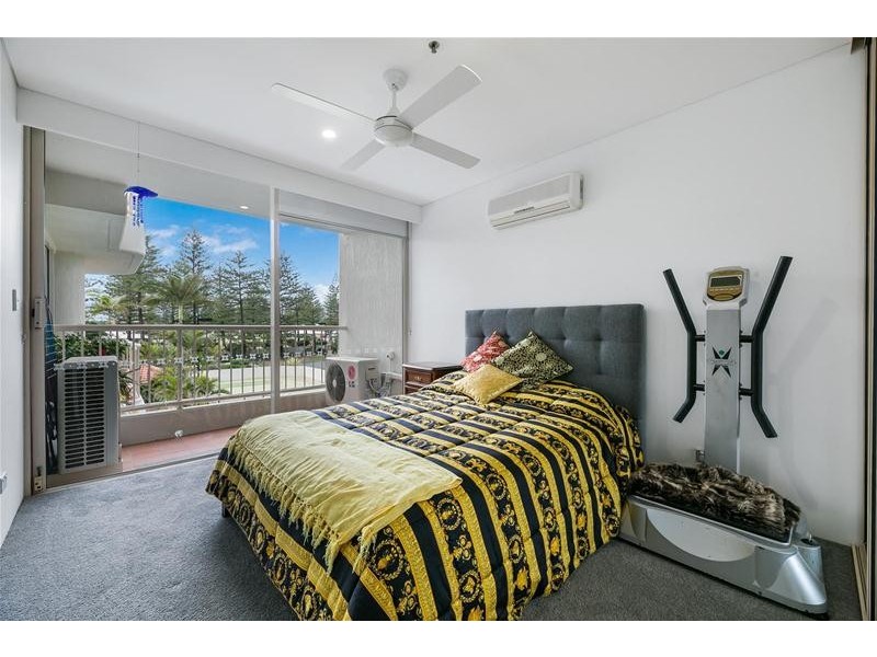 ‘PARK LANE’ 1 Peak Avenue, Main Beach QLD 4217