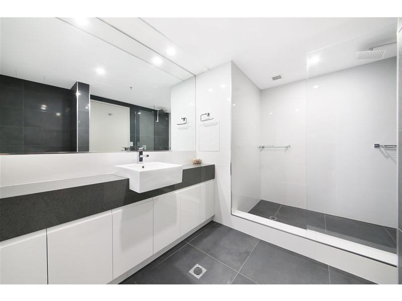 ‘PARK LANE’ 1 Peak Avenue, Main Beach QLD 4217