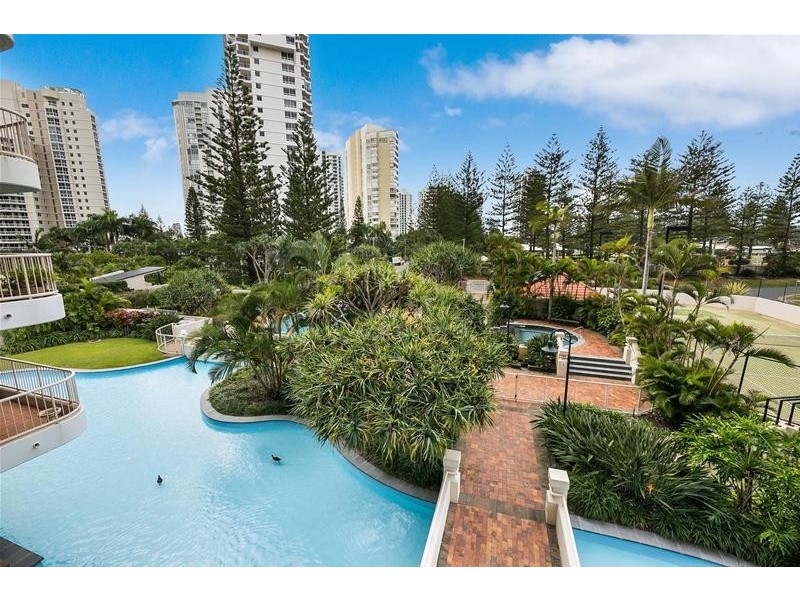 ‘PARK LANE’ 1 Peak Avenue, Main Beach QLD 4217