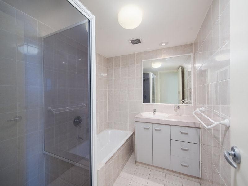 20 Cronin Avenue ‘MAIN BEACH TOWER’, Main Beach QLD 4217