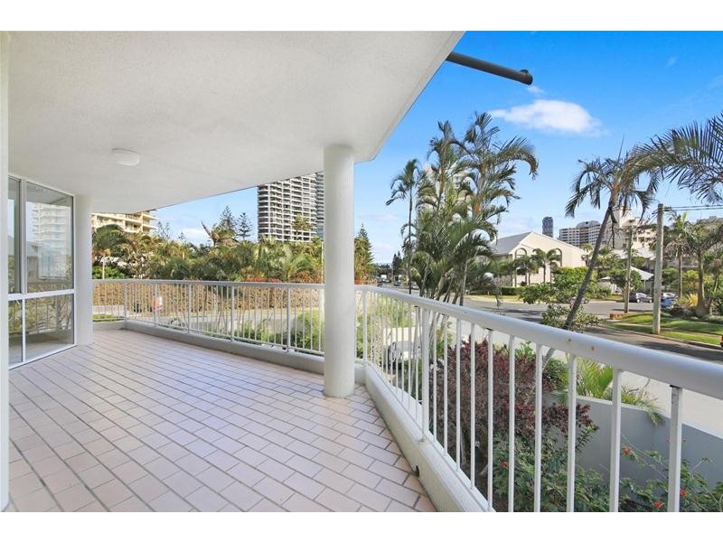 ‘The Decks’ 6 Breaker Street, Main Beach QLD 4217