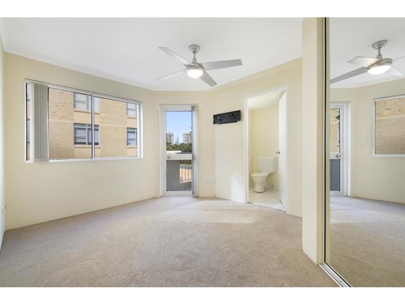 ‘The Decks’ 6 Breaker Street, Main Beach QLD 4217