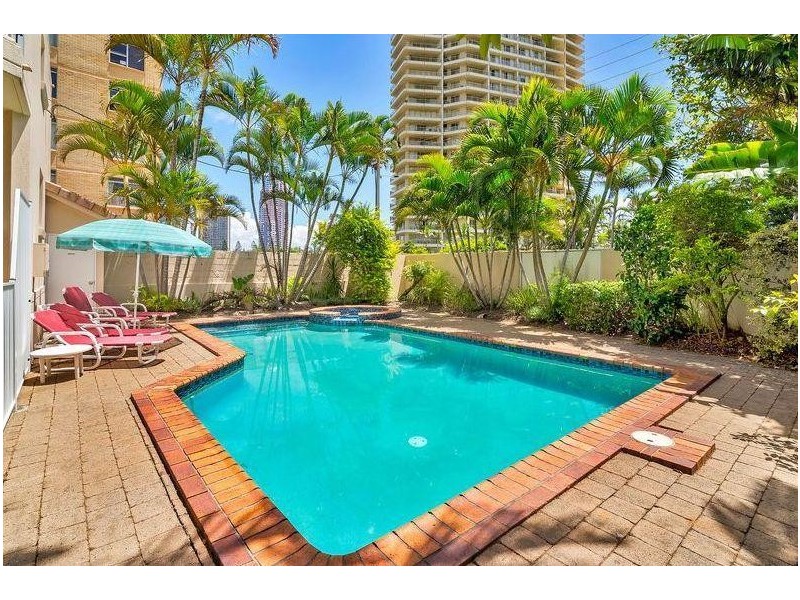 ‘The Decks’ 6 Breaker Street, Main Beach QLD 4217