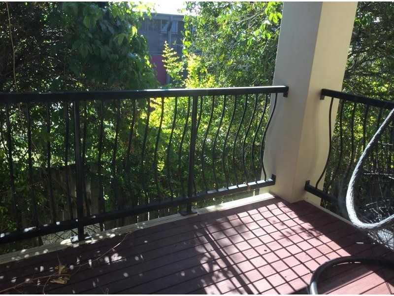 2/267 Ashmore Road, Benowa QLD 4217